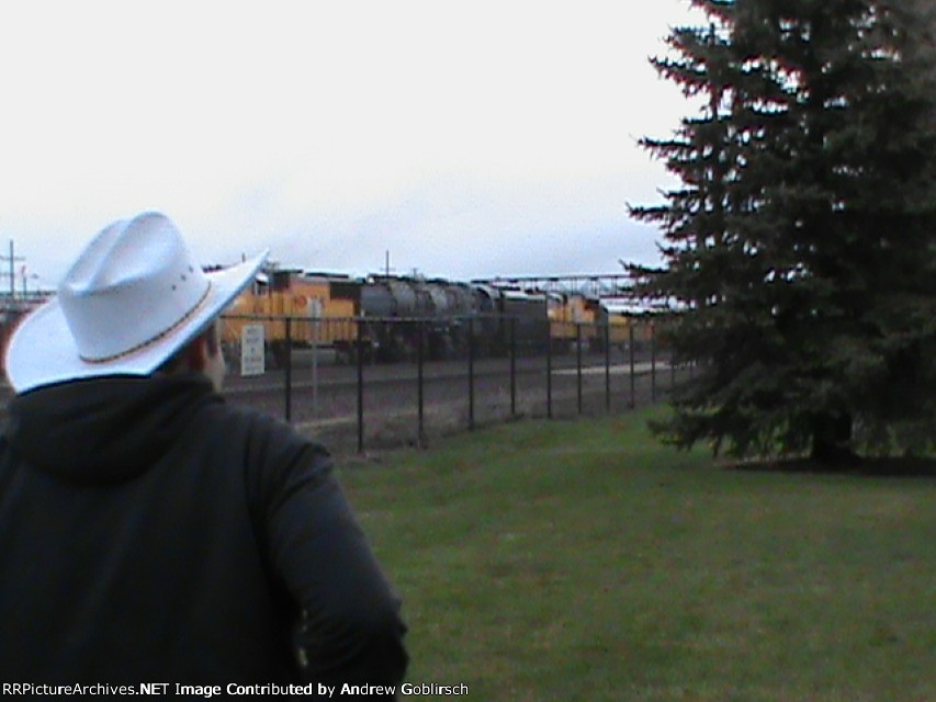 UP 4014, 4014, 4884 + Me